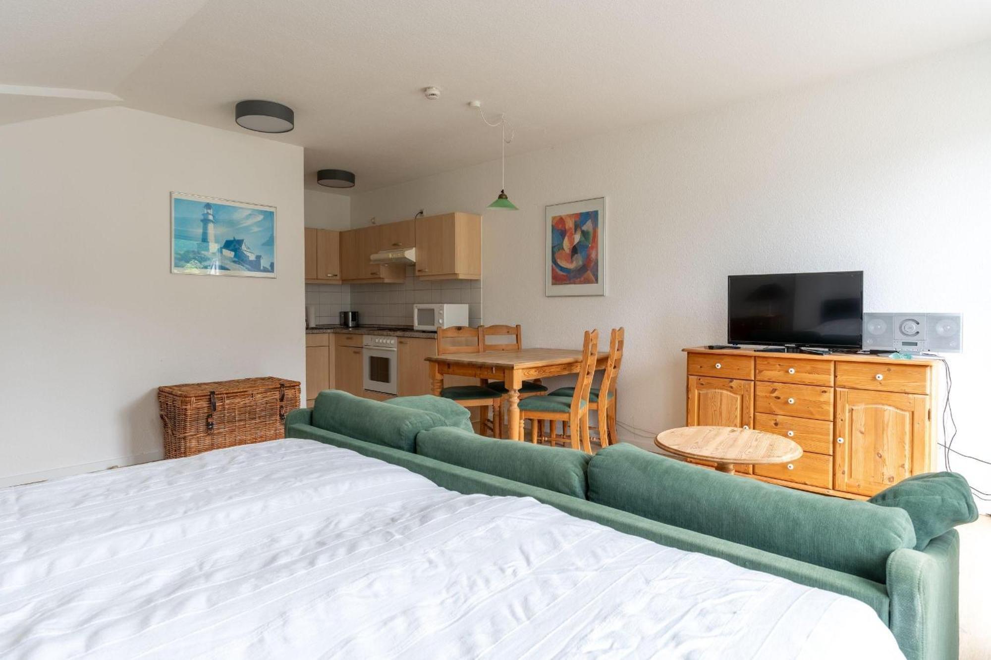19 Residenz Dünenstraße In Binz, Balkon, Strandnah, Mit Tg Stellplatz, 1-raum Apartment Ostseebad Binz