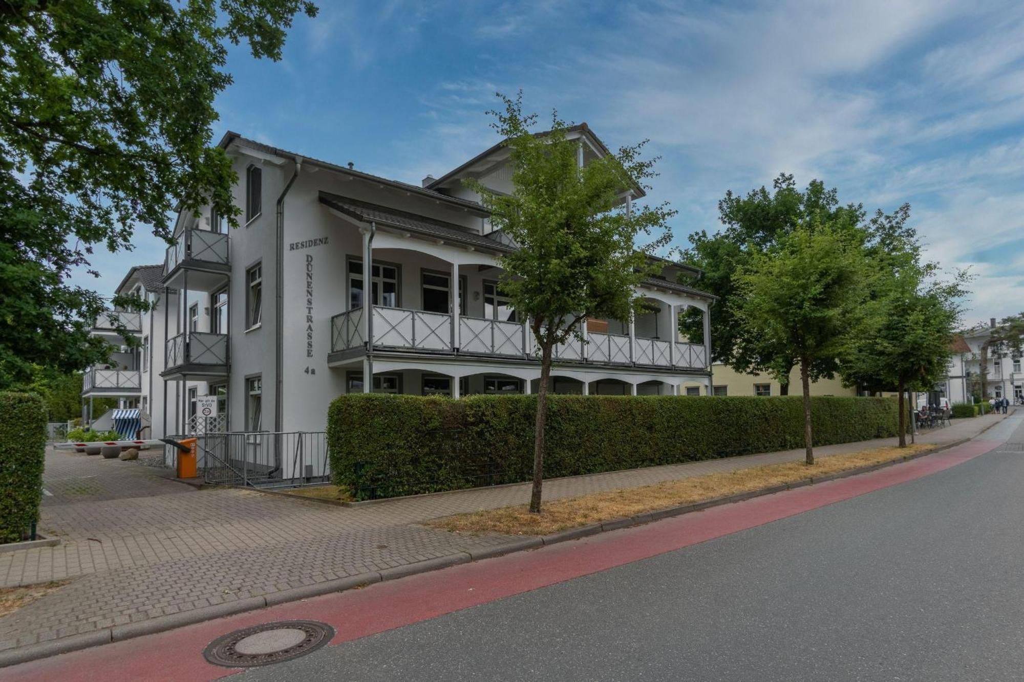 19 Residenz Dünenstraße In Binz, Balkon, Strandnah, Mit Tg Stellplatz, 1-raum Apartment *