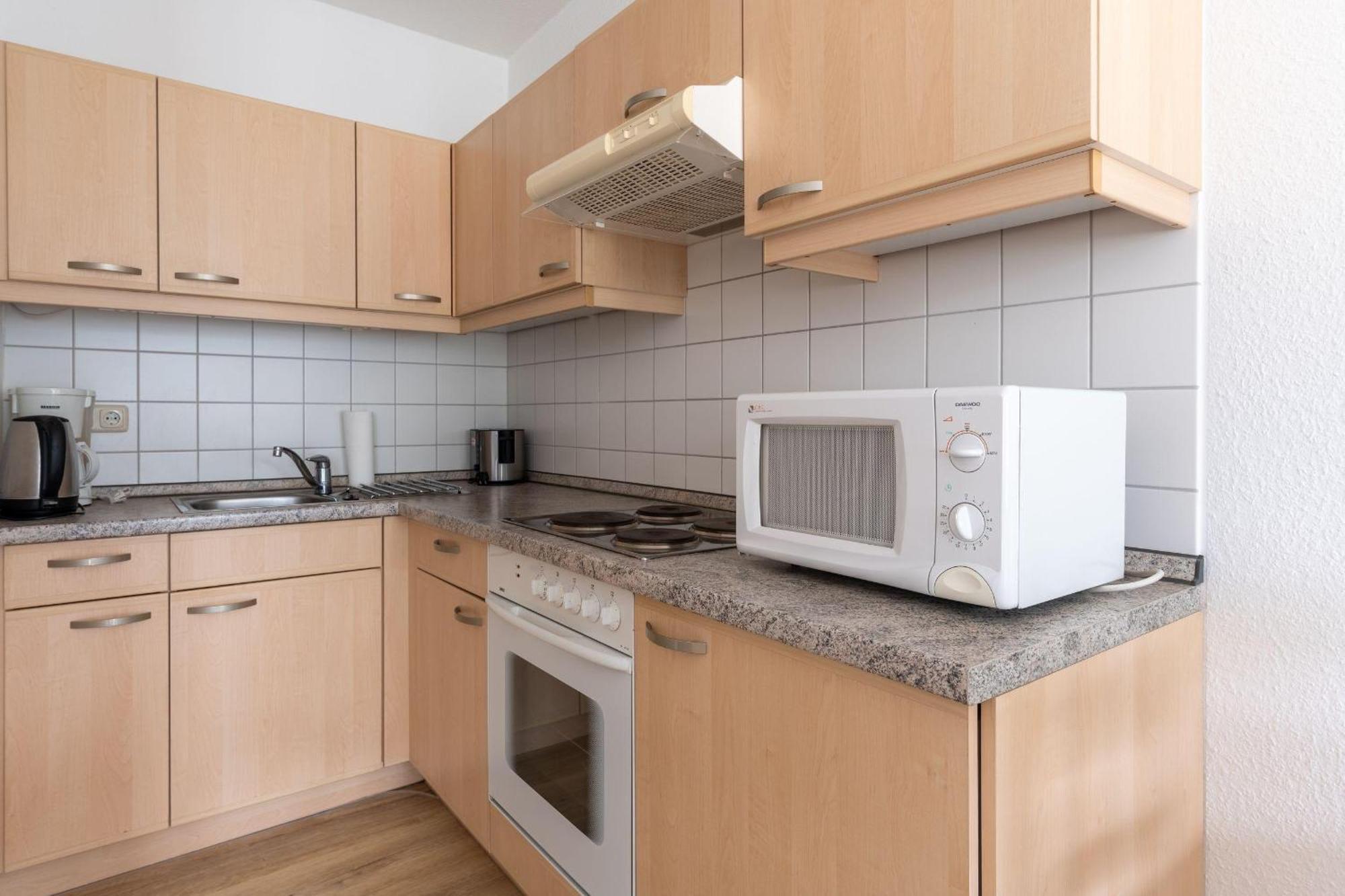 19 Residenz Dünenstraße In Binz, Balkon, Strandnah, Mit Tg Stellplatz, 1-raum